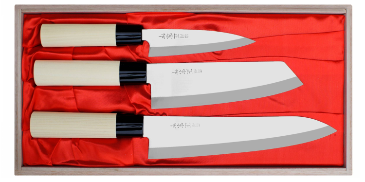 Satake Megumi Zestaw 3 noży w drewnianym pudełku HG8165W