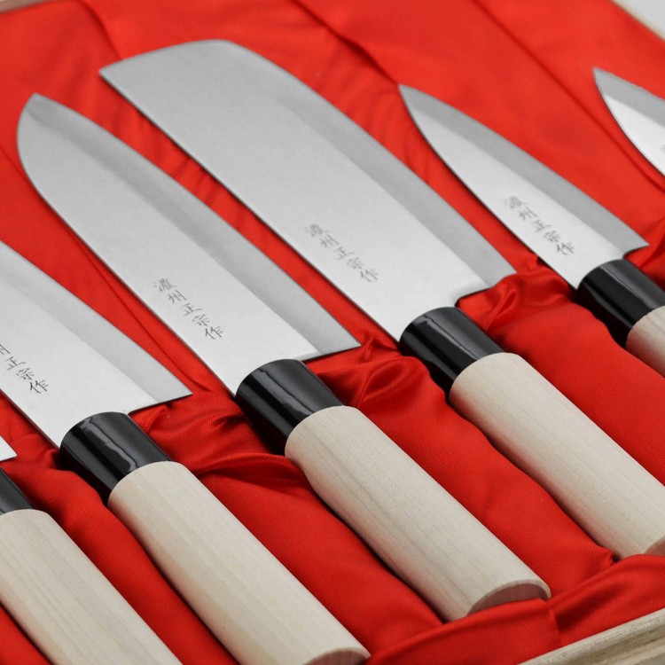 Satake Megumi Zestaw 6 noży w drewnianym pudełku HG8582W