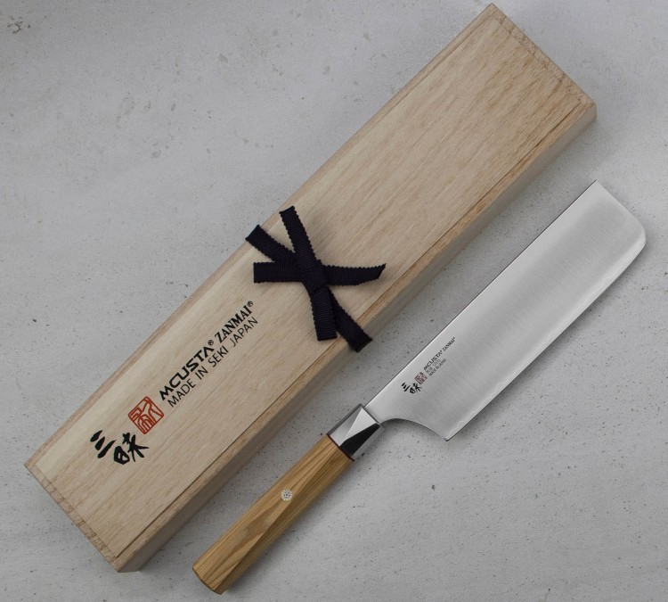 Mcusta Zanmai Beyond Aogami Super Nóż Nakiri 16,5 cm