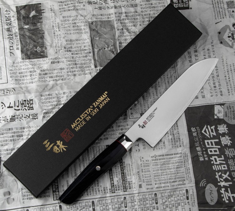 Mcusta Zanmai Revolution SPG2 Nóż Santoku 18 cm