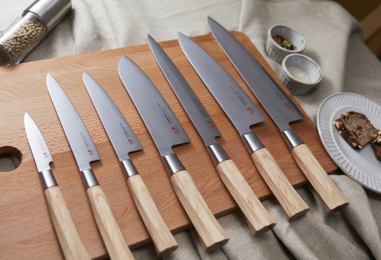 Suncraft SENZO TWISTED OCTAGON nóż Santoku 167mm (TO-04)