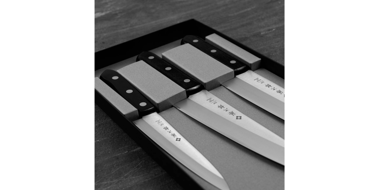 Tojiro DP3 Eco Uniwersalny 13 cm + Santoku 17 cm + Szefa kuchni 18 cm