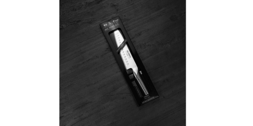 Global Nóż szefa kuchni żłobiony 18cm G-78